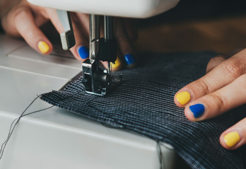 Unlimited customization options in golfwear factory